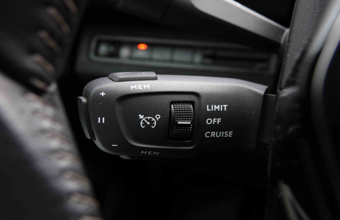 PEUGEOT_PEUGEOT_3008_2550335_18.jpg PEUGEOT_PEUGEOT_3008_2550335_18.jpg