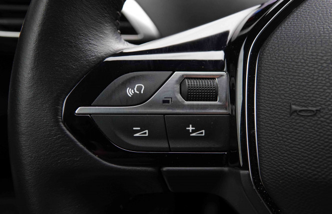 PEUGEOT_PEUGEOT_3008_2550335_19.jpg PEUGEOT_PEUGEOT_3008_2550335_19.jpg