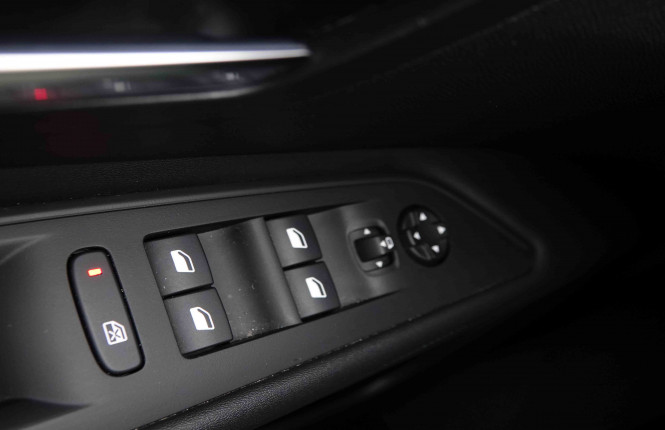 PEUGEOT_PEUGEOT_3008_2550335_21.jpg PEUGEOT_PEUGEOT_3008_2550335_21.jpg