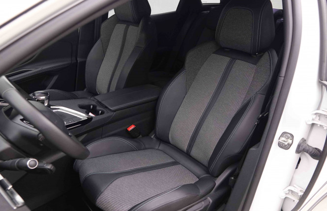 PEUGEOT_PEUGEOT_3008_2550337_6.jpg