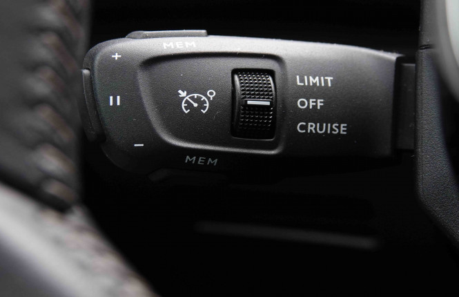 PEUGEOT_PEUGEOT_3008_2550339_17.jpg PEUGEOT_PEUGEOT_3008_2550339_17.jpg