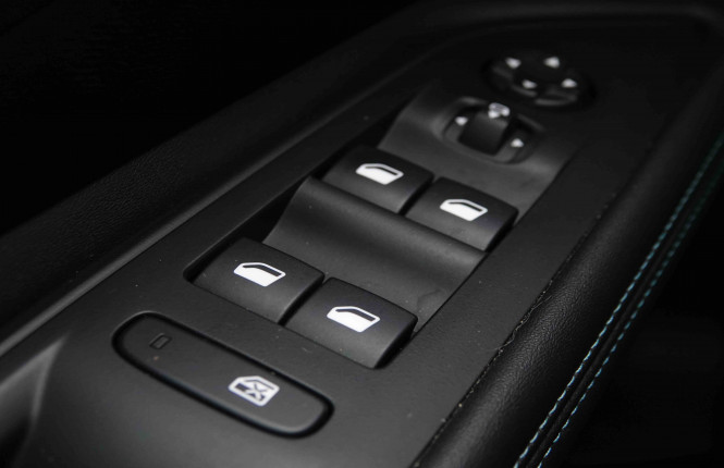 PEUGEOT_PEUGEOT_3008_2550339_18.jpg PEUGEOT_PEUGEOT_3008_2550339_18.jpg