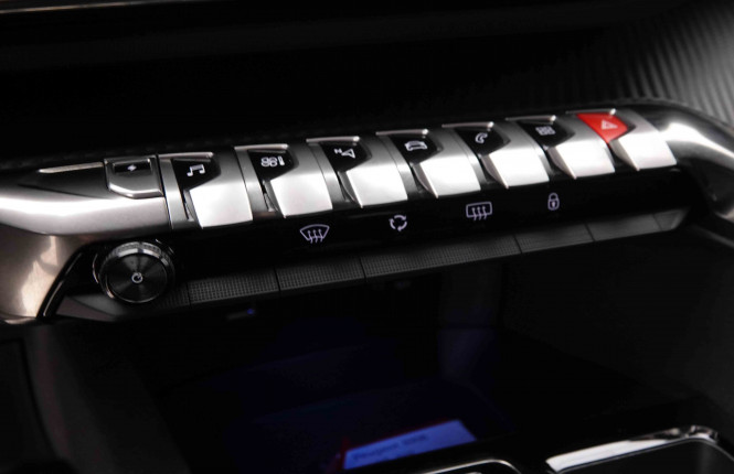 PEUGEOT_PEUGEOT_3008_2550341_14.jpg PEUGEOT_PEUGEOT_3008_2550341_14.jpg