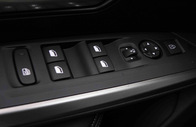 PEUGEOT_PEUGEOT_3008_2551231_19.jpg PEUGEOT_PEUGEOT_3008_2551231_19.jpg