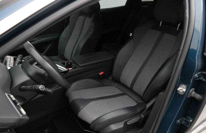 PEUGEOT_PEUGEOT_3008_2653114_6.jpg