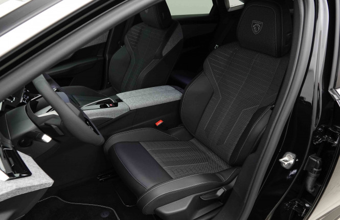 PEUGEOT_PEUGEOT_3008_2654006_7.jpg
