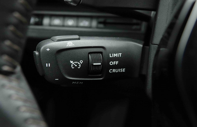 PEUGEOT_PEUGEOT_3008_2654228_19.jpg