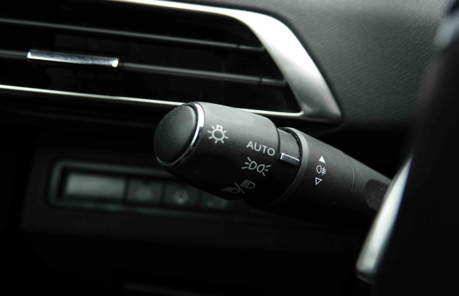 PEUGEOT_PEUGEOT_3008_2654448_16.jpg PEUGEOT_PEUGEOT_3008_2654448_16.jpg