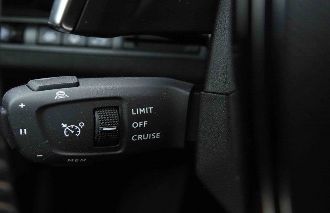 PEUGEOT_PEUGEOT_3008_2654669_19.jpg