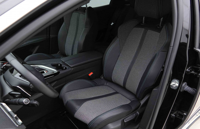PEUGEOT_PEUGEOT_3008_2654669_7.jpg