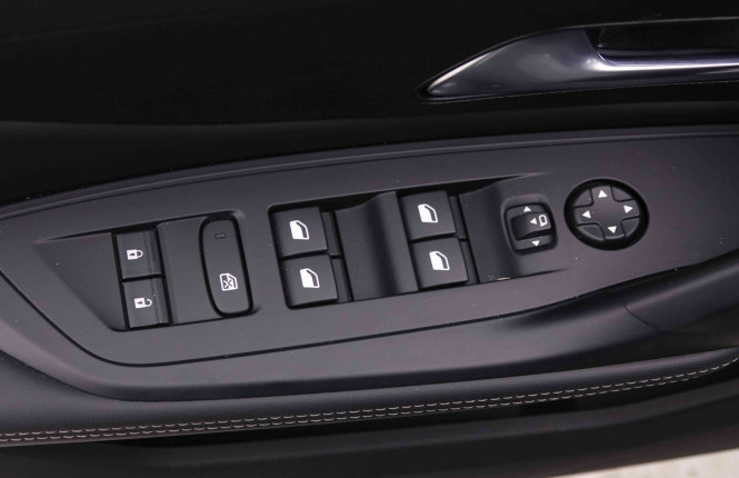 PEUGEOT_PEUGEOT_308_2548267_18.jpg