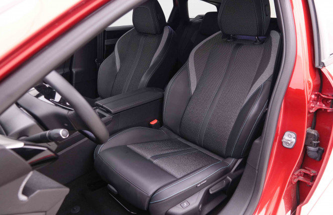 PEUGEOT_PEUGEOT_308_2548899_6.jpg