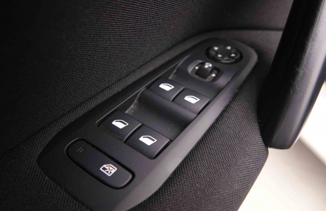 PEUGEOT_PEUGEOT_308_2549770_20.jpg