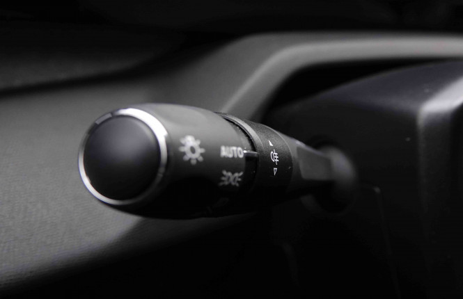 PEUGEOT_PEUGEOT_308_2550396_15.jpg PEUGEOT_PEUGEOT_308_2550396_15.jpg