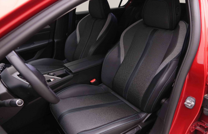 PEUGEOT_PEUGEOT_308_2550397_6.jpg