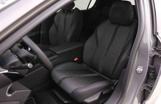 PEUGEOT_PEUGEOT_308_2550557_6.jpg