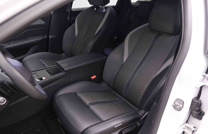 PEUGEOT_PEUGEOT_308_2551049_6.jpg