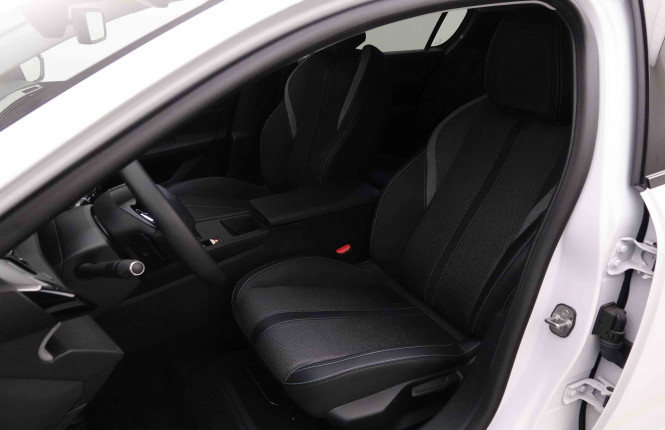 PEUGEOT_PEUGEOT_308_2652093_6.jpg