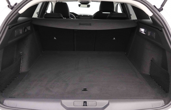 PEUGEOT_PEUGEOT_308_2652096_5.jpg