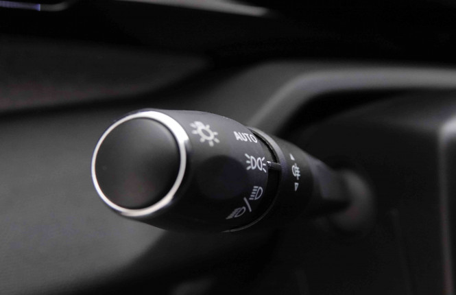 PEUGEOT_PEUGEOT_308_2652100_15.jpg PEUGEOT_PEUGEOT_308_2652100_15.jpg