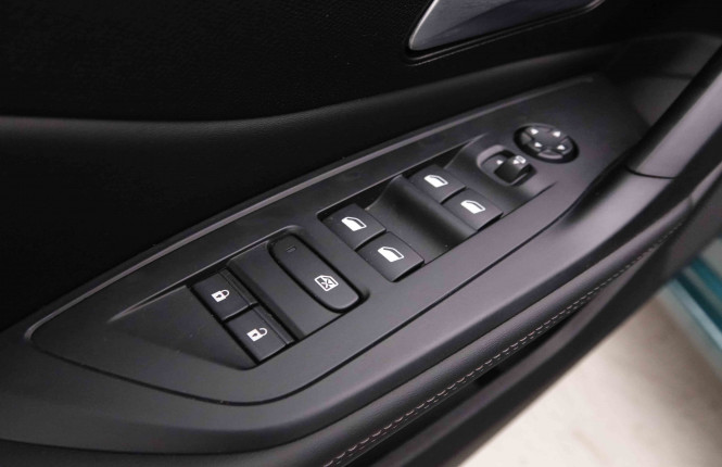 PEUGEOT_PEUGEOT_308_2652100_19.jpg PEUGEOT_PEUGEOT_308_2652100_19.jpg