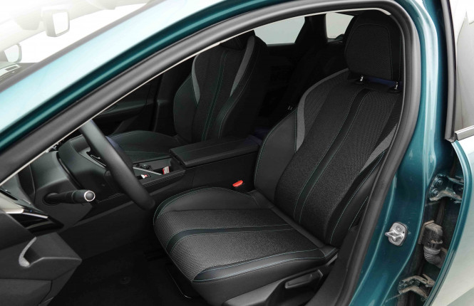 PEUGEOT_PEUGEOT_308_2653606_6.jpg