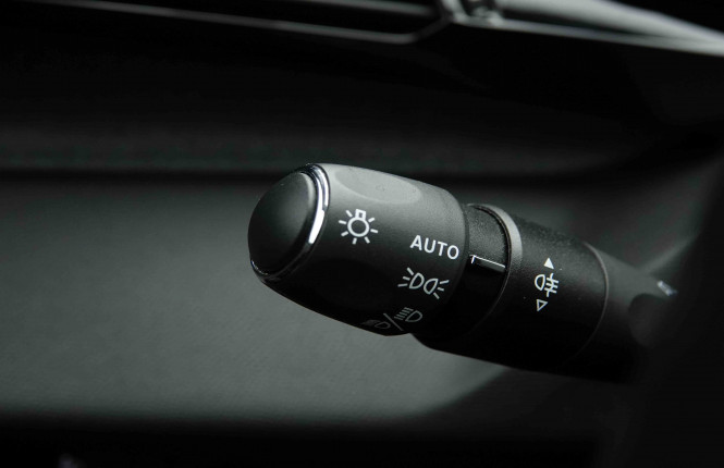 PEUGEOT_PEUGEOT_308_2653866_16.jpg