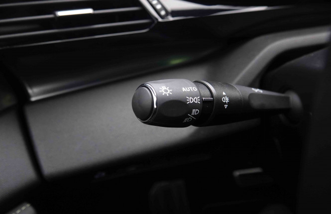 PEUGEOT_PEUGEOT_408_2550586_16.jpg PEUGEOT_PEUGEOT_408_2550586_16.jpg