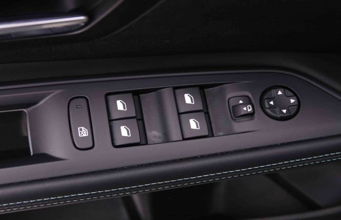 PEUGEOT_PEUGEOT_5008_2548605_23.jpg