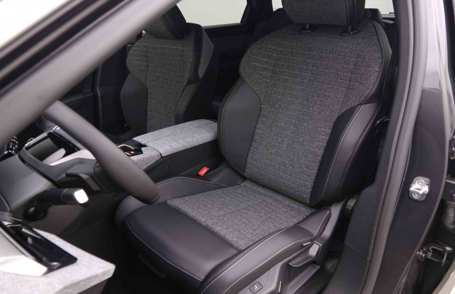 PEUGEOT_PEUGEOT_5008_2550032_6.jpg