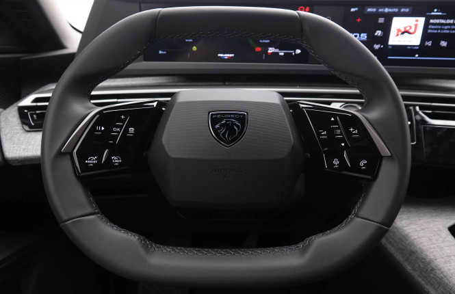 PEUGEOT_PEUGEOT_5008_2550038_8.jpg