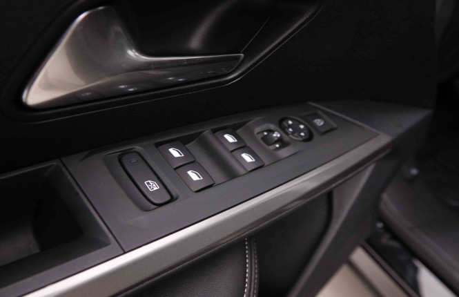 PEUGEOT_PEUGEOT_5008_2550302_20.jpg