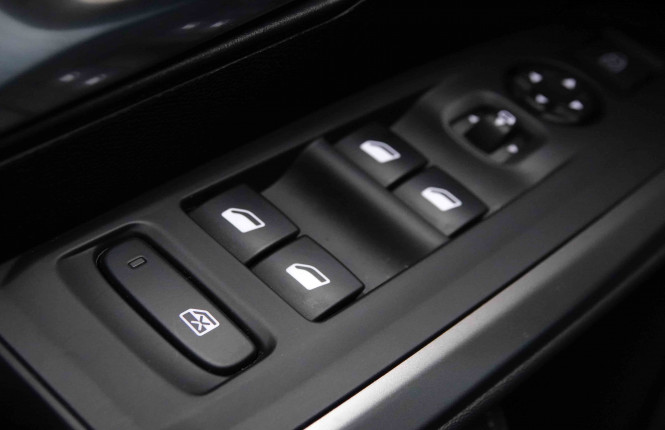 PEUGEOT_PEUGEOT_5008_2652149_19.jpg PEUGEOT_PEUGEOT_5008_2652149_19.jpg