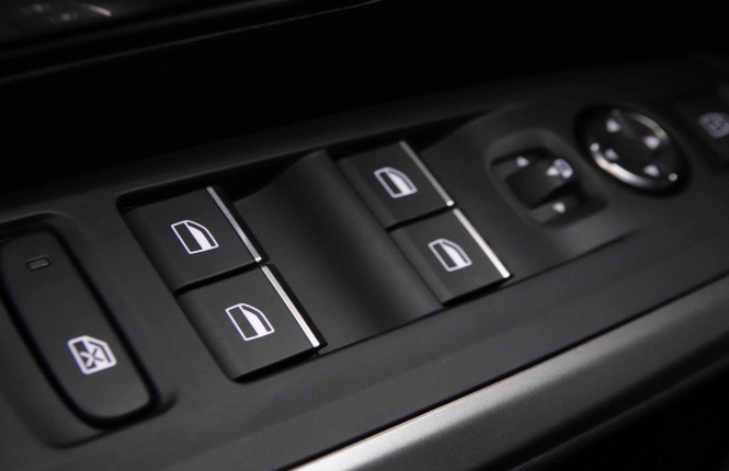 PEUGEOT_PEUGEOT_5008_2652322_23.jpg PEUGEOT_PEUGEOT_5008_2652322_23.jpg