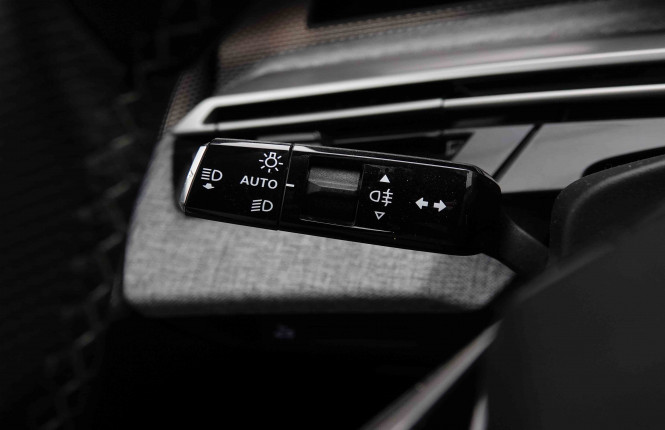 PEUGEOT_PEUGEOT_5008_2652683_18.jpg PEUGEOT_PEUGEOT_5008_2652683_18.jpg