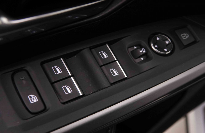 PEUGEOT_PEUGEOT_5008_2652683_22.jpg PEUGEOT_PEUGEOT_5008_2652683_22.jpg