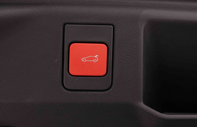 PEUGEOT_PEUGEOT_5008_2652683_6.jpg PEUGEOT_PEUGEOT_5008_2652683_6.jpg