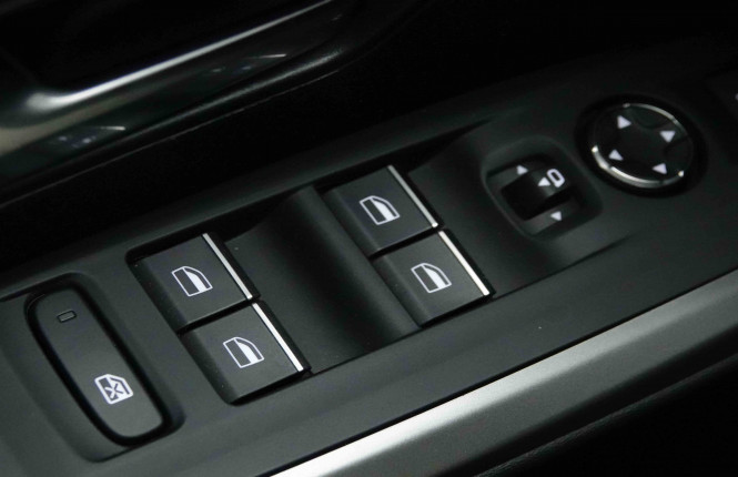 PEUGEOT_PEUGEOT_5008_2652689_22.jpg