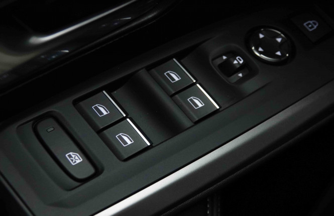 PEUGEOT_PEUGEOT_5008_2652690_21.jpg