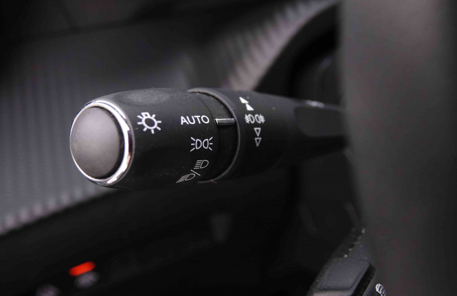 PEUGEOT_PEUGEOT_E_2008_2548188_17.jpg