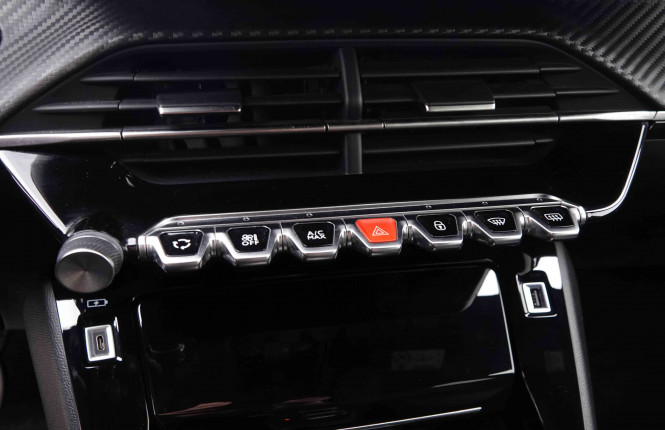 PEUGEOT_PEUGEOT_E_2008_2548606_13.jpg