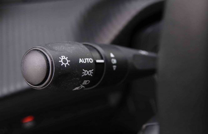 PEUGEOT_PEUGEOT_E_2008_2548606_15.jpg
