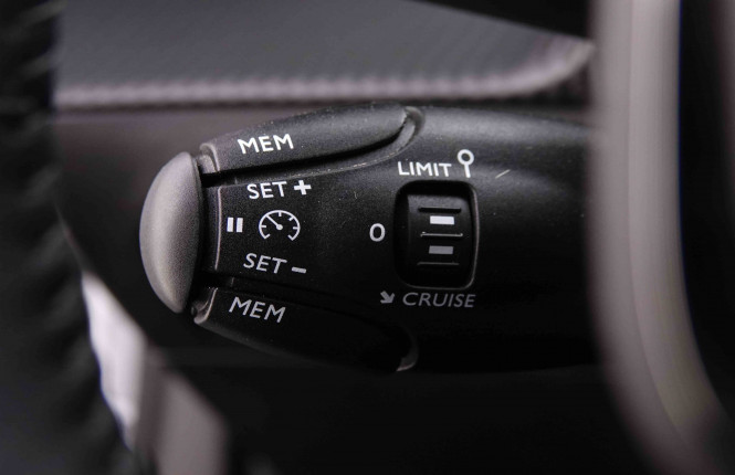 PEUGEOT_PEUGEOT_E_2008_2548607_18.jpg