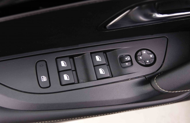 PEUGEOT_PEUGEOT_E_2008_2548610_21.jpg