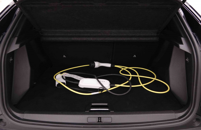 PEUGEOT_PEUGEOT_E_2008_2551548_5.jpg PEUGEOT_PEUGEOT_E_2008_2551548_5.jpg