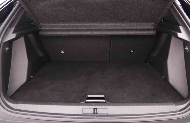 PEUGEOT_PEUGEOT_E_2008_2551548_6.jpg PEUGEOT_PEUGEOT_E_2008_2551548_6.jpg