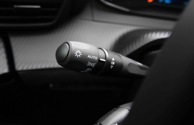 PEUGEOT_PEUGEOT_E_2008_2652307_15.jpg PEUGEOT_PEUGEOT_E_2008_2652307_15.jpg