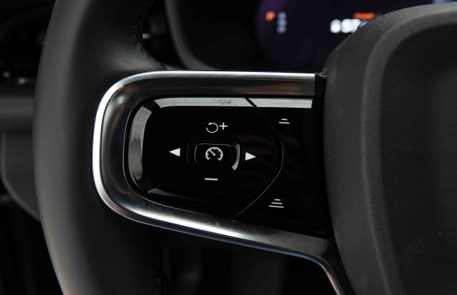 POLESTAR_POLESTAR_2_2653701_17.jpg