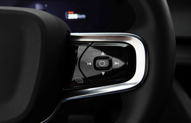 POLESTAR_POLESTAR_2_2653701_18.jpg