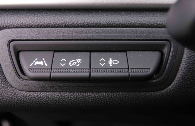 RENAULT_RENAULT_CAPTUR_2548350_8.jpg